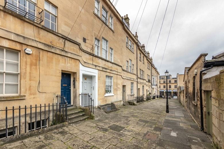 1 bedroom flat, Barton Buildings, Bath BA1 - Available