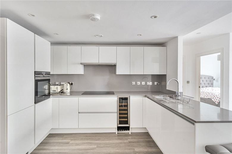1 bedroom flat, Midland Road, Bath BA2