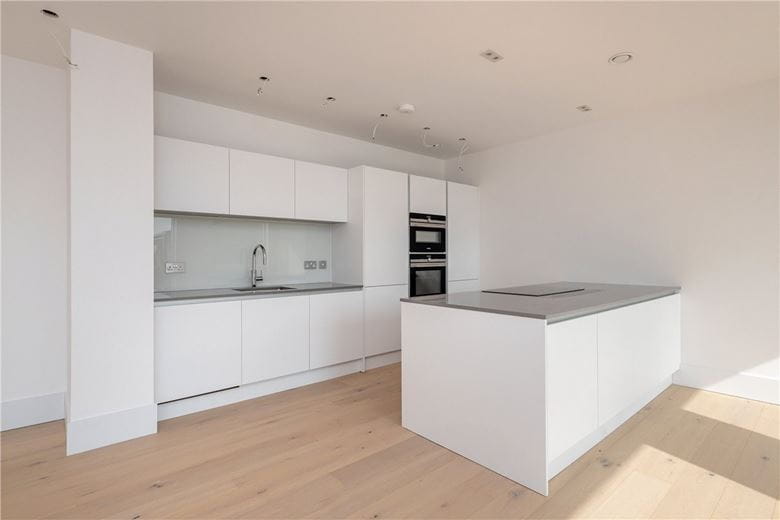 2 bedroom flat, Granville Court, Granville Road BA1 - Let Agreed