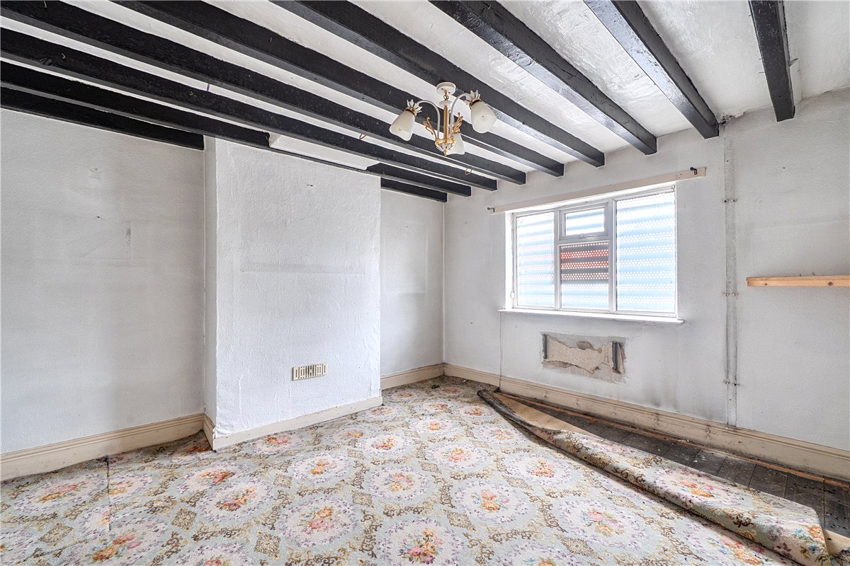 1.2 acres House, Chester Road, Preston Brook WA7 - Available