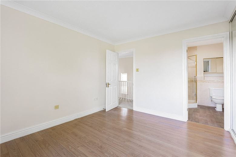 4 bedroom house, Putlowes Drive, Fleet Marston HP18 - Available