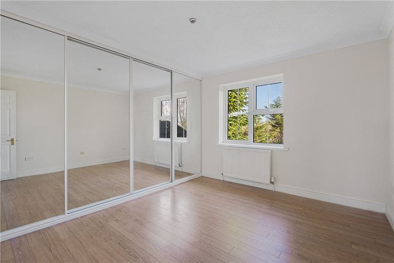 4 bedroom house, Putlowes Drive, Fleet Marston HP18 - Available