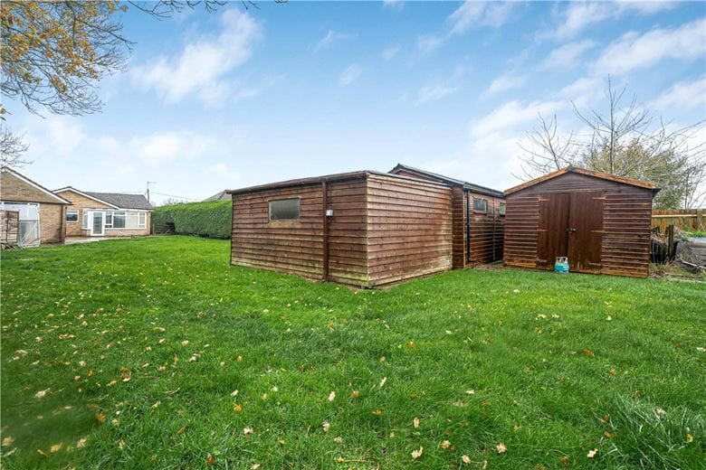 3 bedroom bungalow, Nash Lee Lane, Wendover HP22 - Available