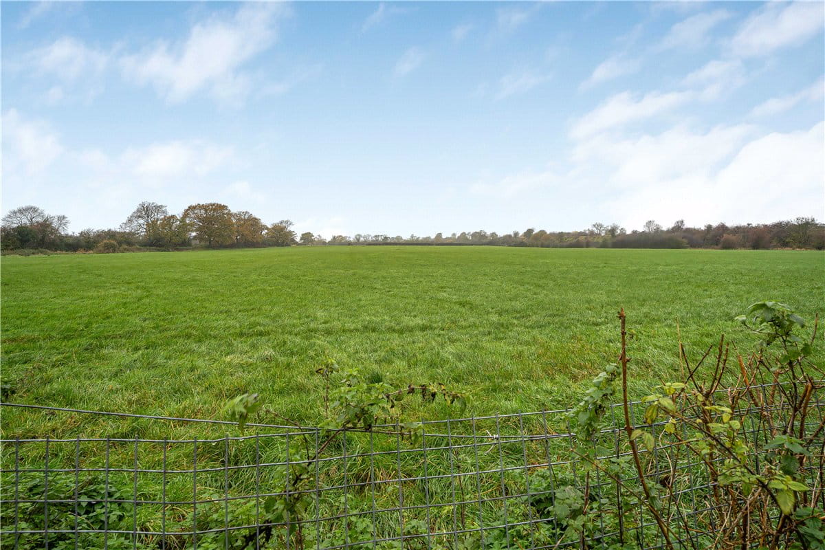 3 bedroom bungalow, Nash Lee Lane, Wendover HP22 - Available