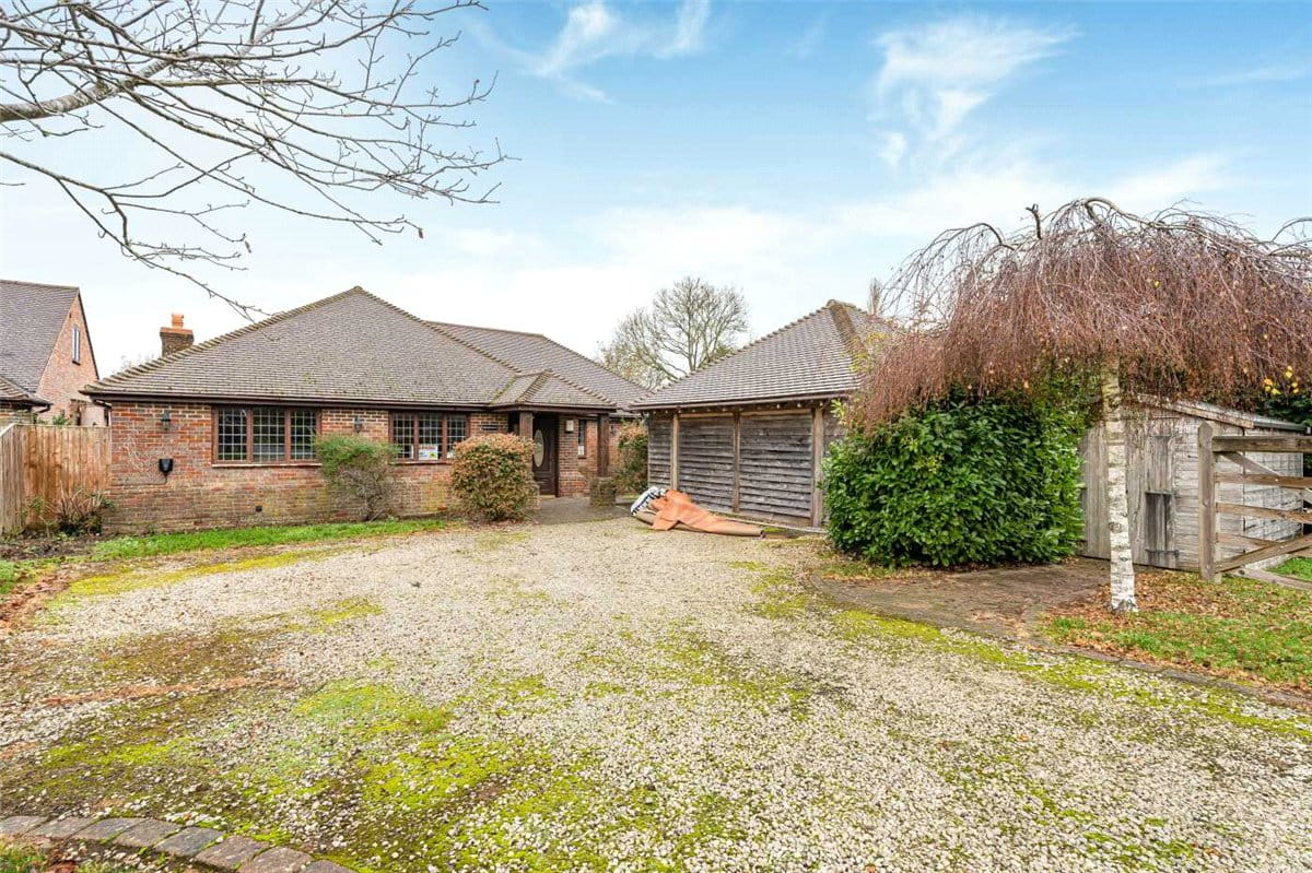 4 bedroom , Nash Lee Lane, Wendover HP22 - Available