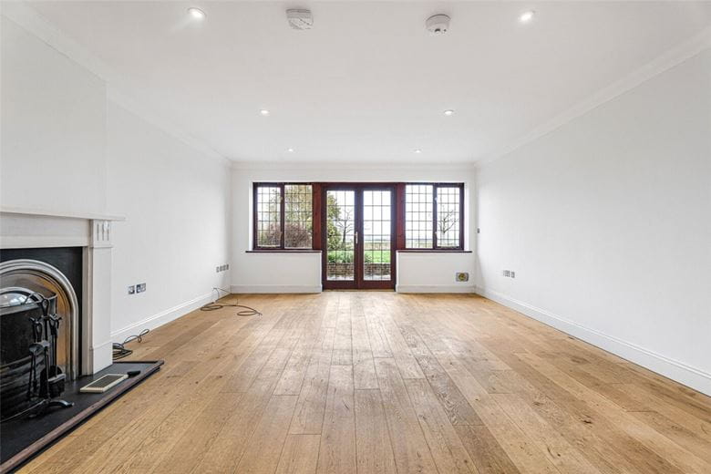 4 bedroom , Nash Lee Lane, Wendover HP22 - Available