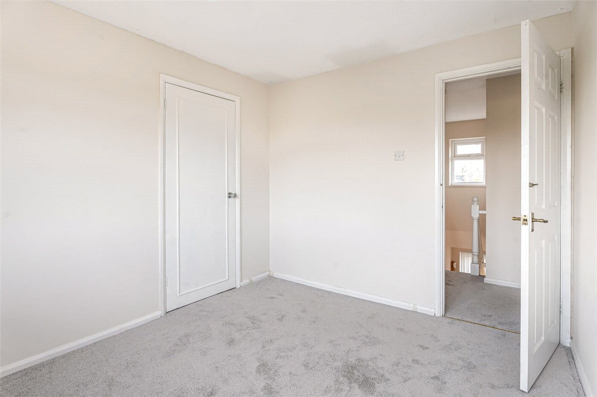 4 bedroom house, Grange Close, Twyford MK18 - Available