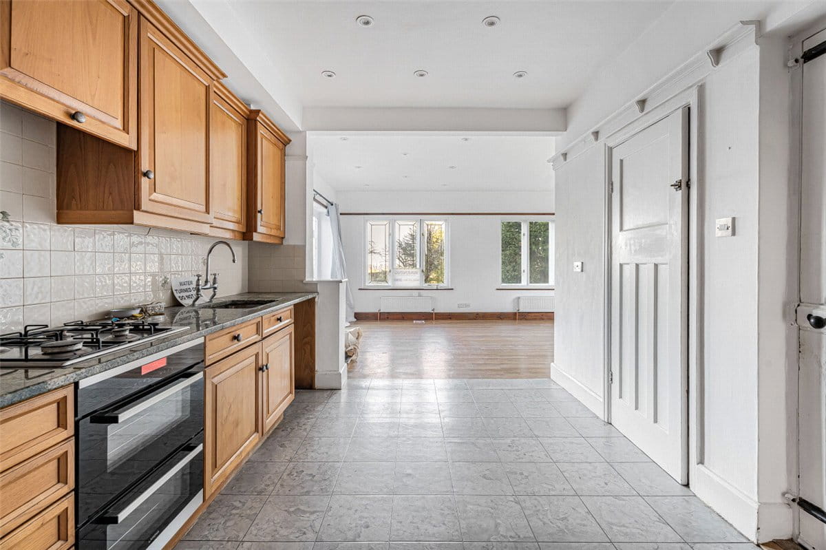 5 bedroom house, Ellesborough Road, Wendover HP22 - Available