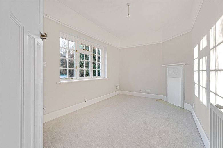 5 bedroom house, Ellesborough Road, Wendover HP22 - Available