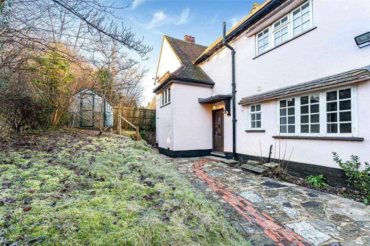 5 bedroom house, Ellesborough Road, Wendover HP22 - Available