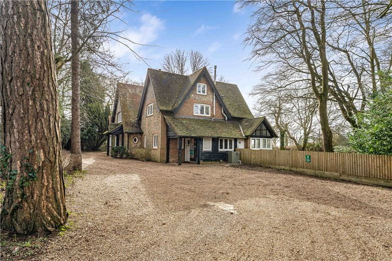 4 bedroom house, Potter Row, Great Missenden HP16 - Available