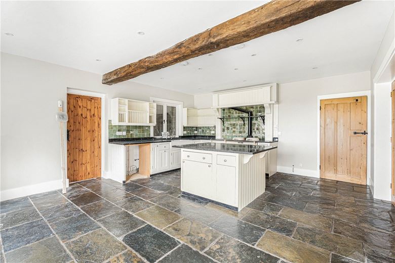 4 bedroom house, Potter Row, Great Missenden HP16 - Available