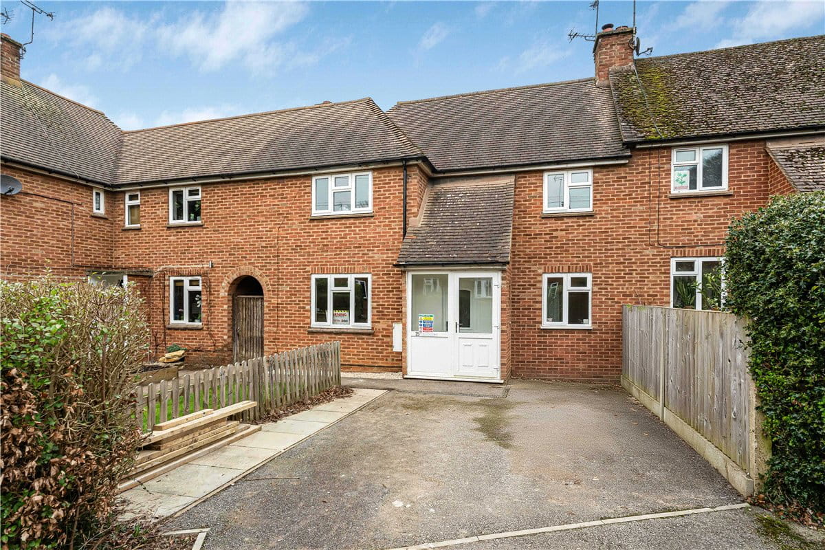 3 bedroom house, Sibleys Rise, South Heath HP16 - Available