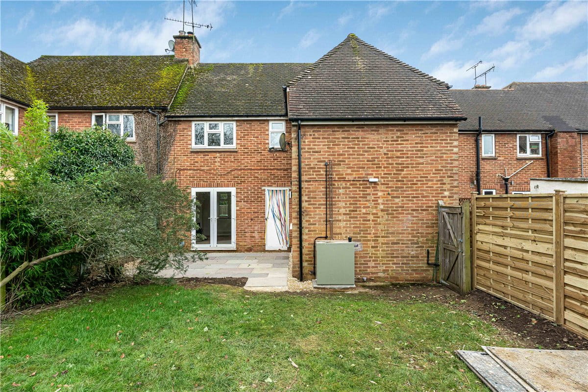 3 bedroom house, Sibleys Rise, South Heath HP16 - Available