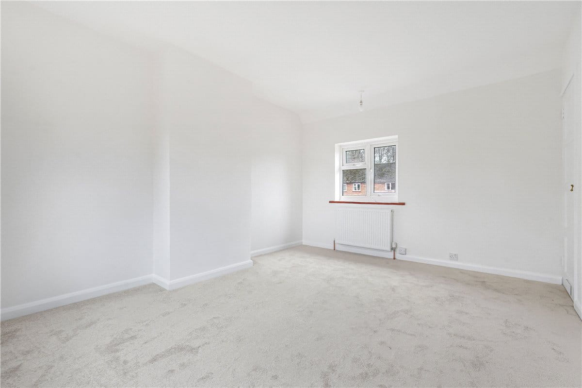 3 bedroom house, Sibleys Rise, South Heath HP16 - Available