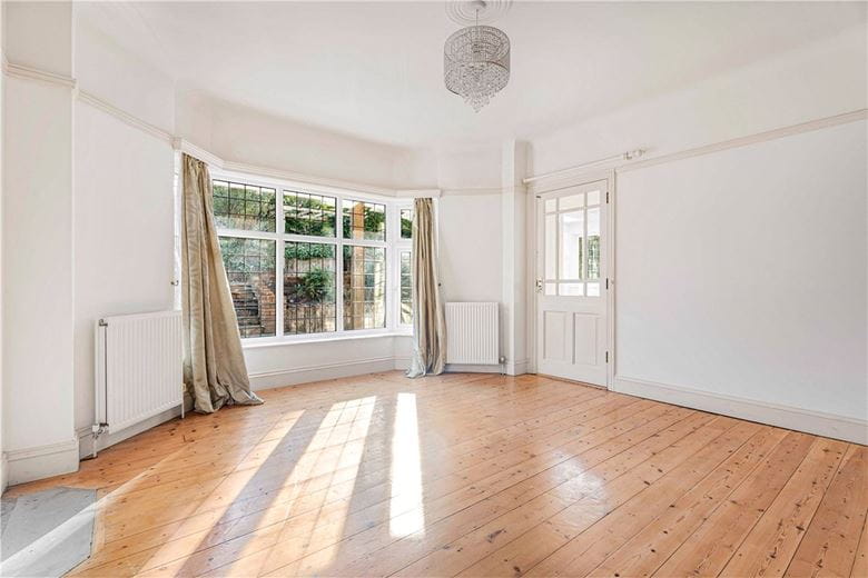 6 bedroom house, Ellesborough Road, Wendover HP22 - Available