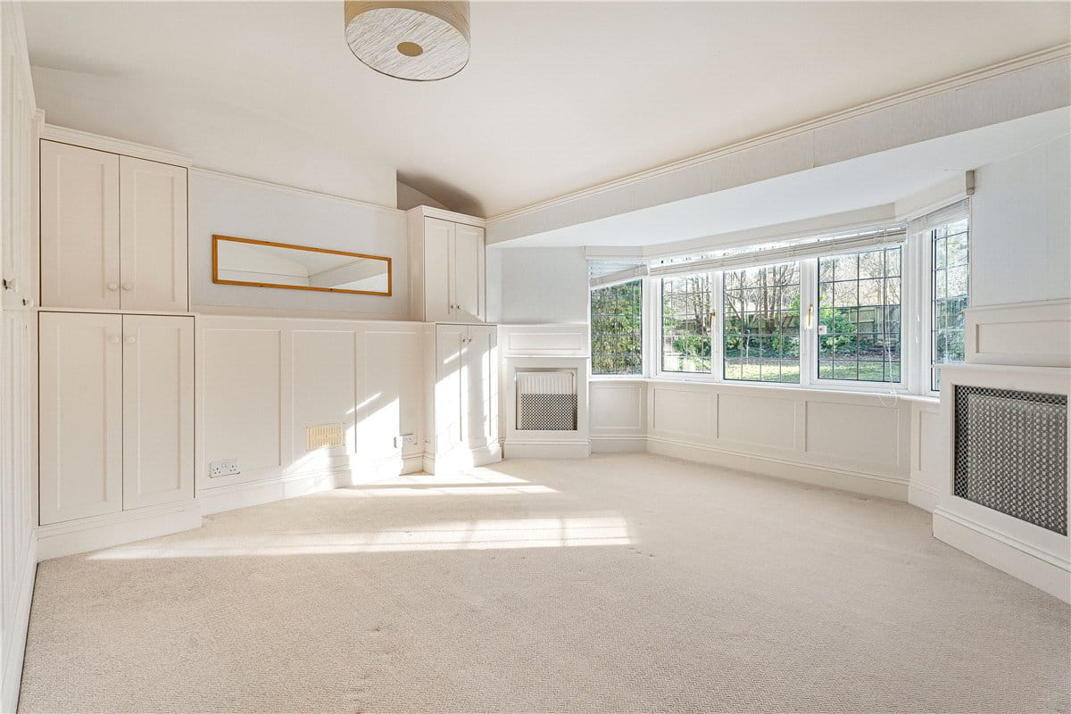 6 bedroom house, Ellesborough Road, Wendover HP22 - Available