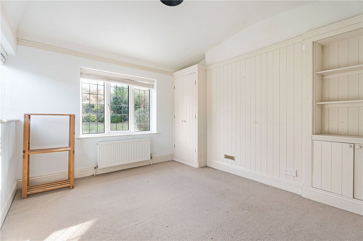 6 bedroom house, Ellesborough Road, Wendover HP22 - Available