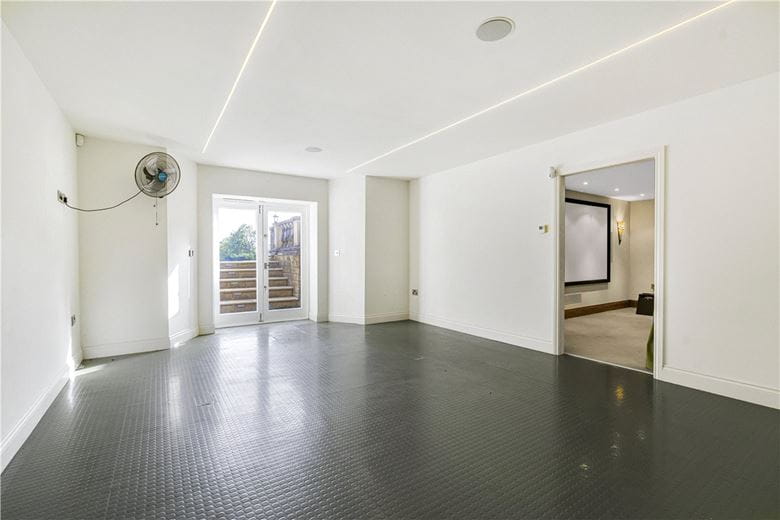 6 bedroom house, Chalk Lane, Hyde Heath HP6 - Available