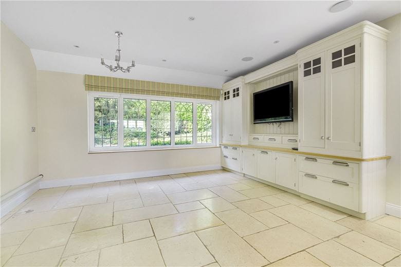 6 bedroom house, Chalk Lane, Hyde Heath HP6 - Available
