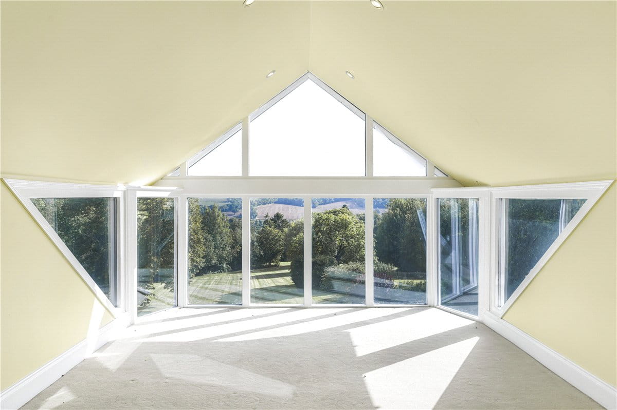 6 bedroom house, Chalk Lane, Hyde Heath HP6 - Available