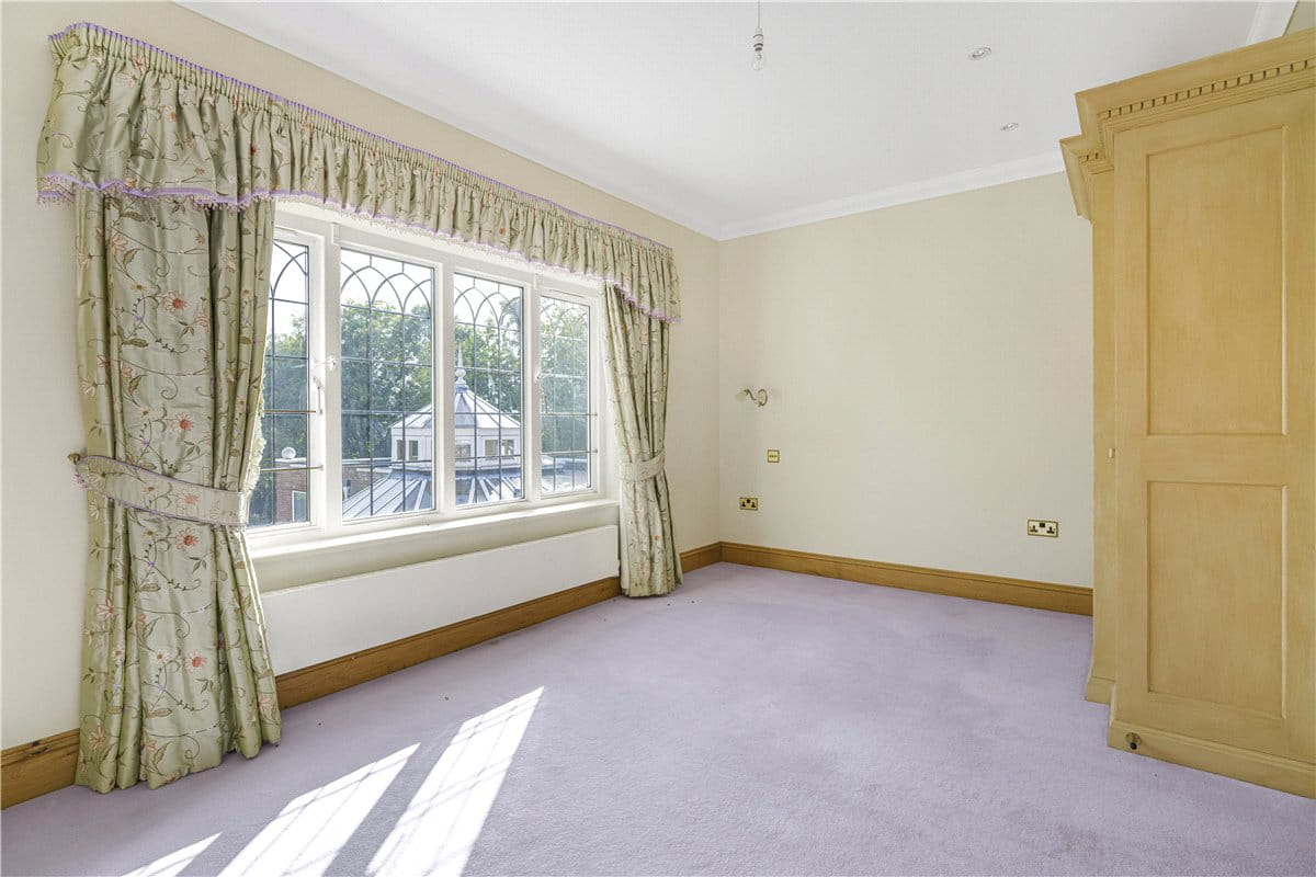 6 bedroom house, Chalk Lane, Hyde Heath HP6 - Available