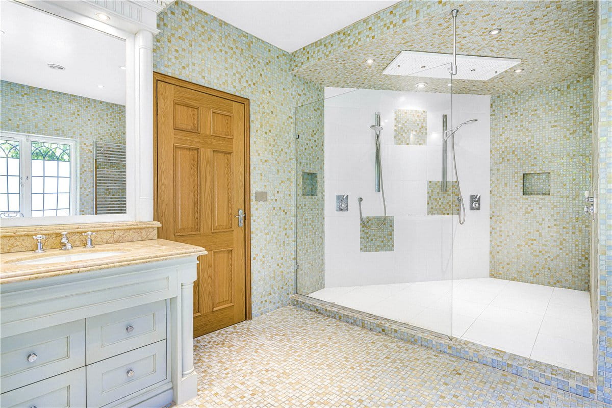 6 bedroom house, Chalk Lane, Hyde Heath HP6 - Available