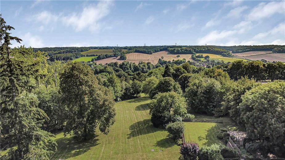 6 bedroom house, Chalk Lane, Hyde Heath HP6 - Available