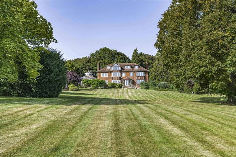 6 bedroom house, Chalk Lane, Hyde Heath HP6 - Available