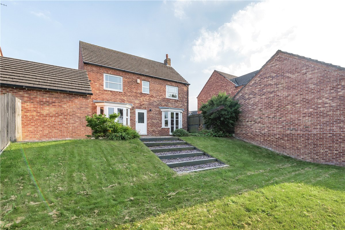 4 bedroom house, Sandwath Drive, Church Fenton LS24 - Available