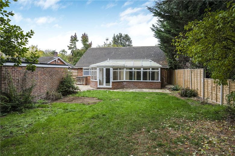 3 bedroom bungalow, Nash Lee Lane, Wendover HP22 - Available