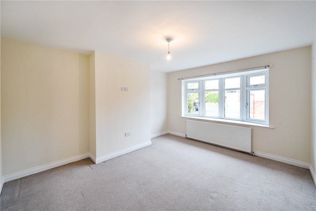 3 bedroom bungalow, Cherry Tree Road, Wales S26 - Let Agreed