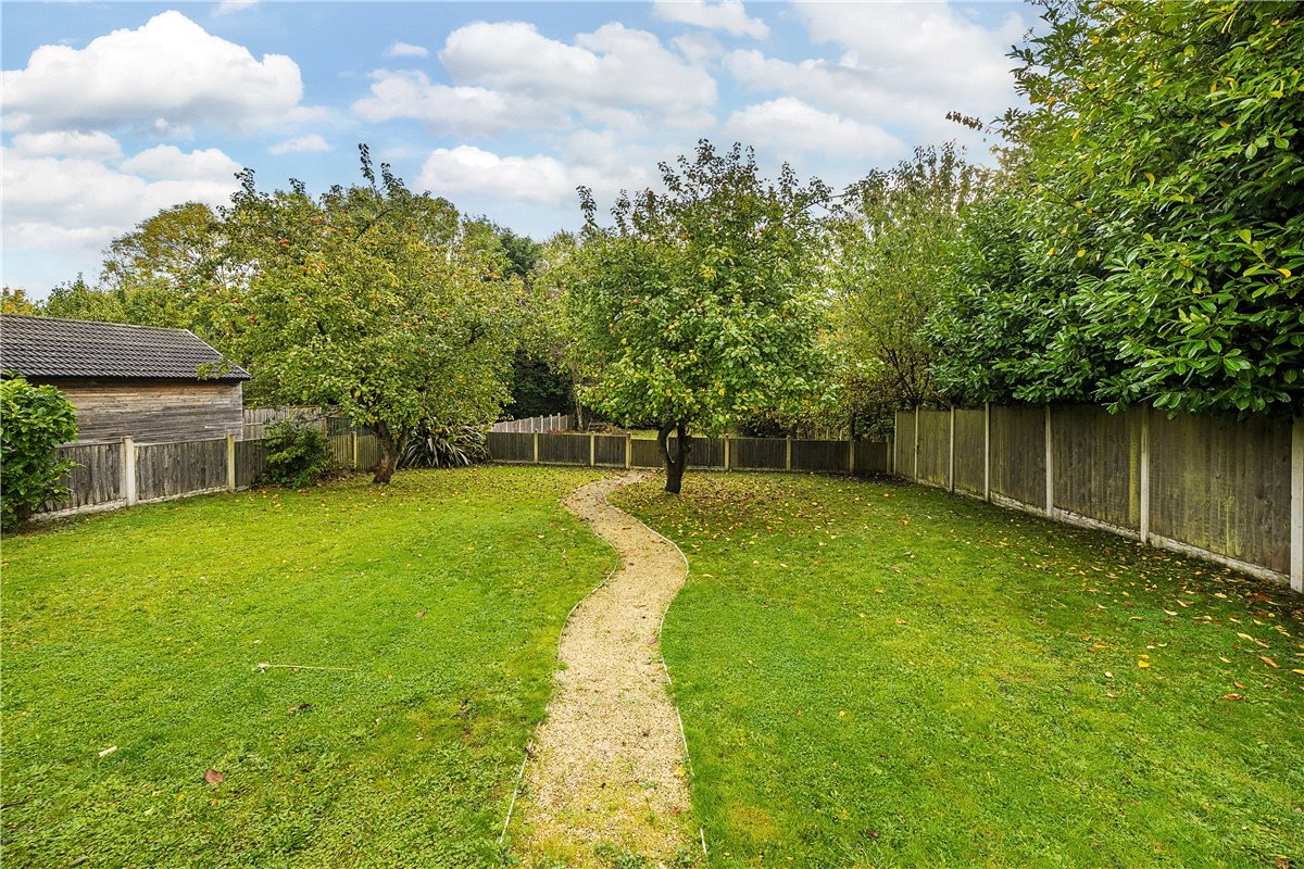 3 bedroom bungalow, Cherry Tree Road, Wales S26 - Let Agreed