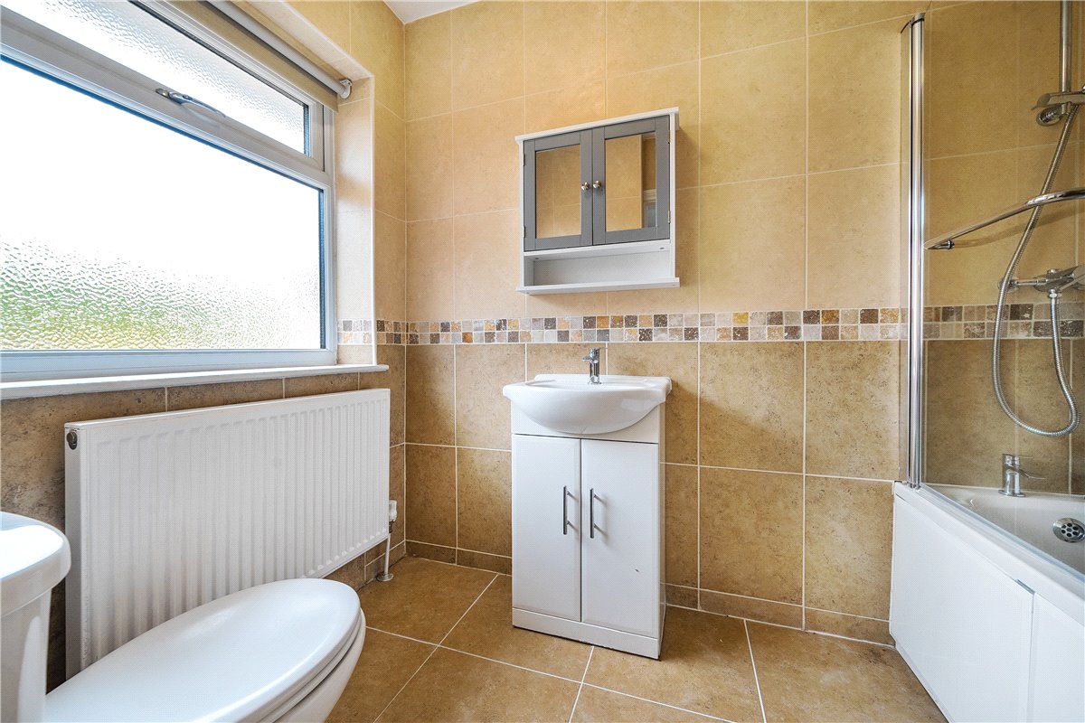3 bedroom bungalow, Cherry Tree Road, Wales S26 - Let Agreed