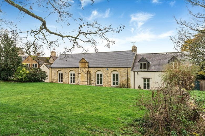 9 bedroom house, Turweston, Brackley NN13 - Available