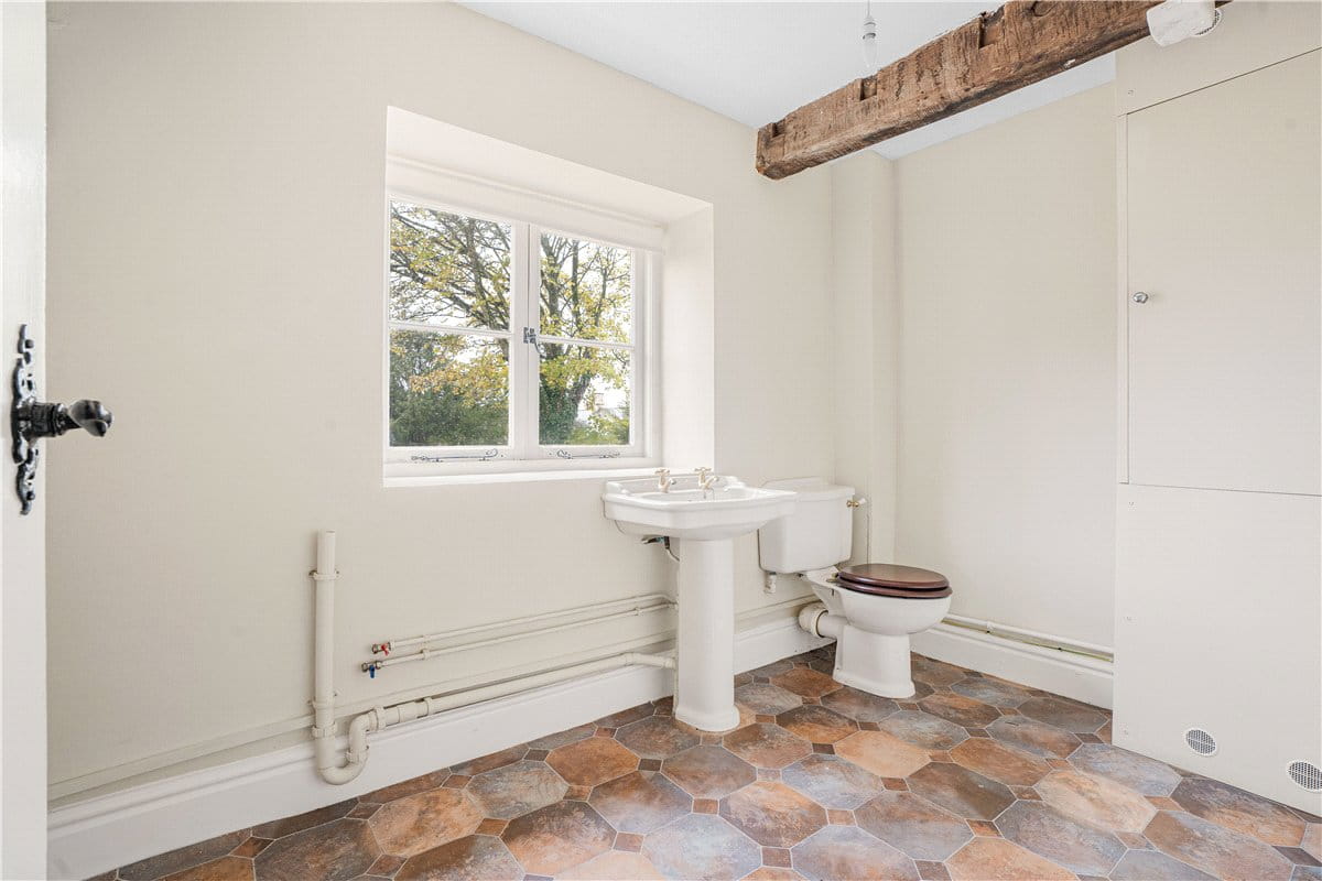 9 bedroom house, Turweston, Brackley NN13 - Available