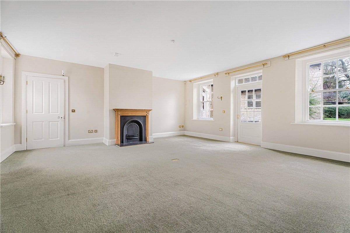 9 bedroom house, Turweston, Brackley NN13 - Available