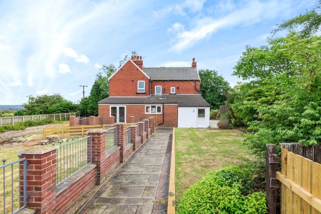 5 bedroom house, Holmsley Lane, Brierley S72 - Let Agreed