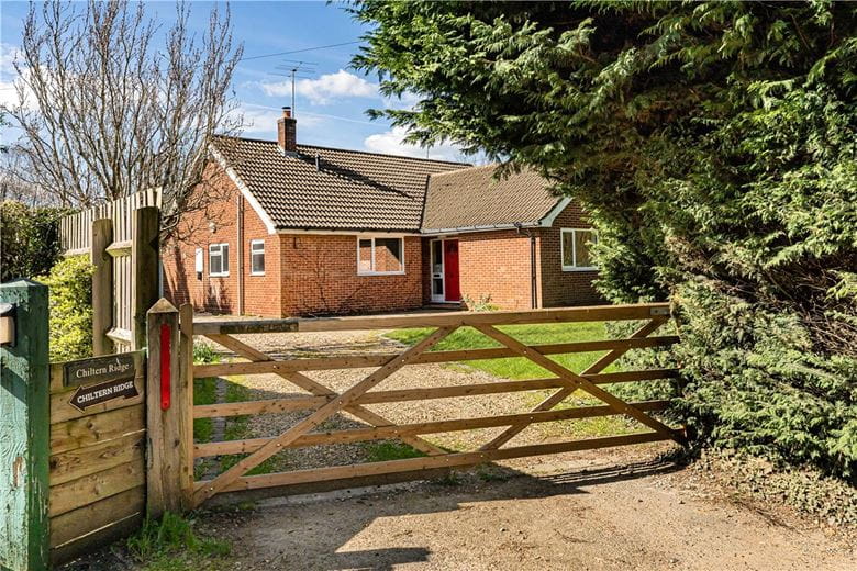 4 bedroom bungalow, London Road, Wendover HP22 - Available