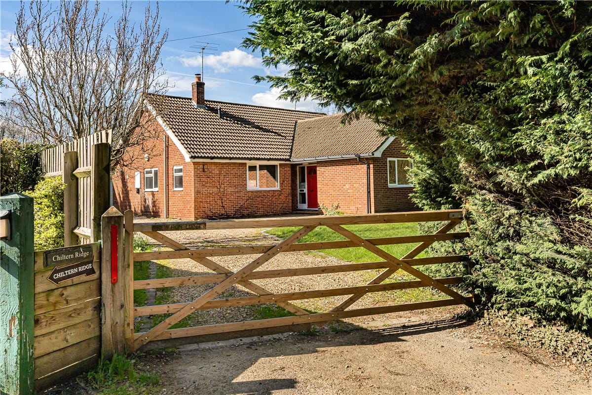 4 bedroom bungalow, London Road, Wendover HP22 - Available