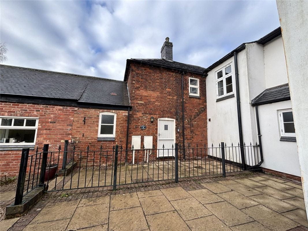 2 bedroom cottage, Park Farm, Willesley Woodside LE65 - Available