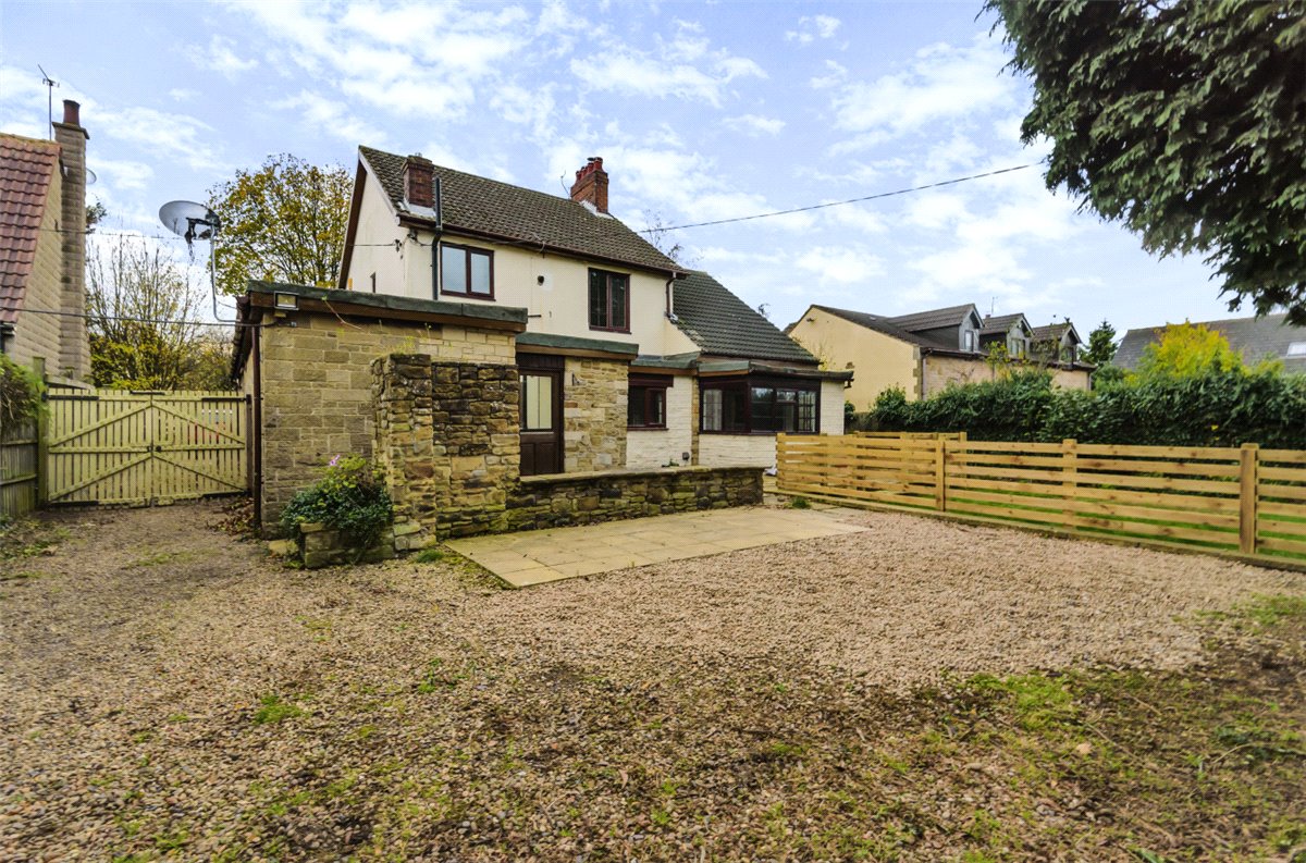 4 bedroom house, Chesterfield Road, Barlborough S43 - Available