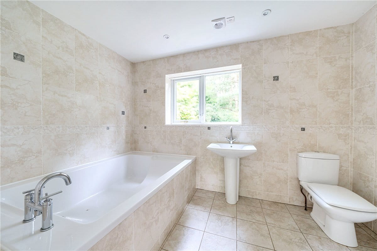 4 bedroom house, Whitmore Heath, Newcastle ST5 - Available