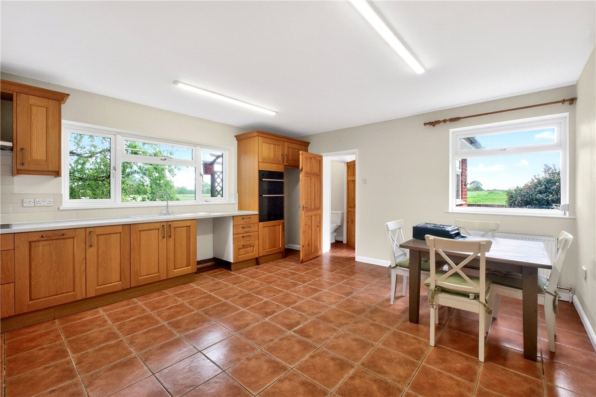 3 bedroom bungalow, Wood End Lane, Curborough WS13 - Available
