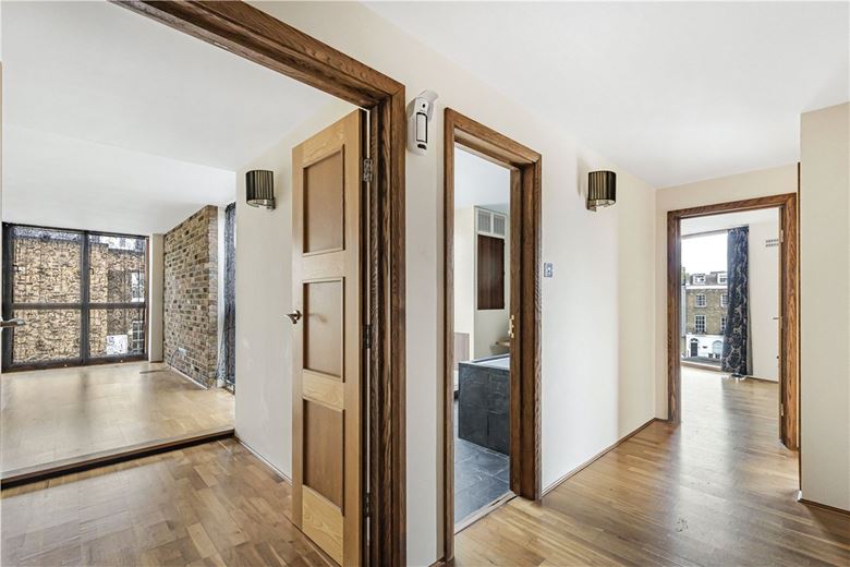 2 bedroom flat, Parkway, London NW1 - Available