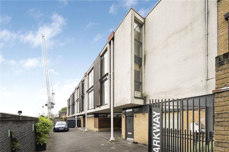 2 bedroom flat, Parkway, London NW1 - Available