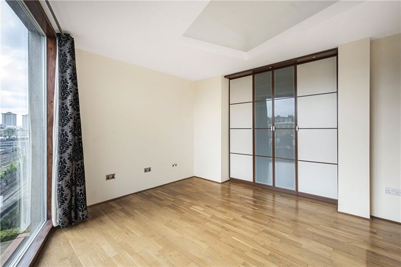 2 bedroom flat, Parkway, London NW1 - Available