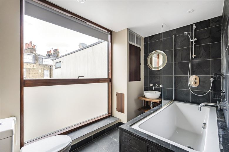 2 bedroom flat, Parkway, London NW1 - Available