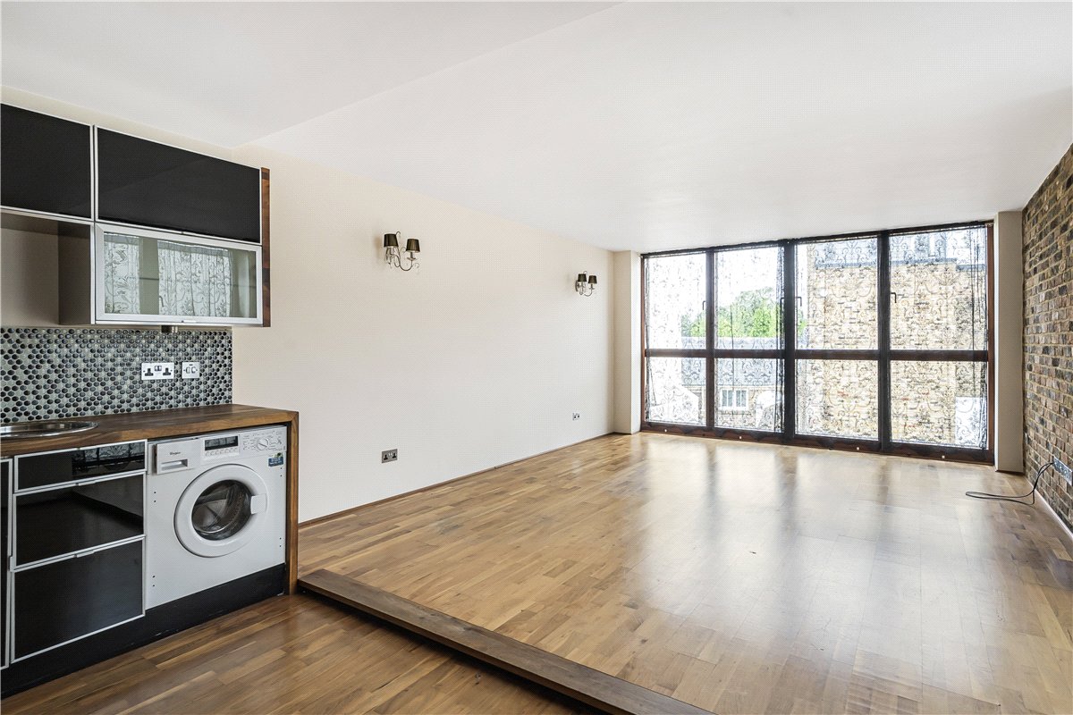2 bedroom flat, Parkway, London NW1 - Available