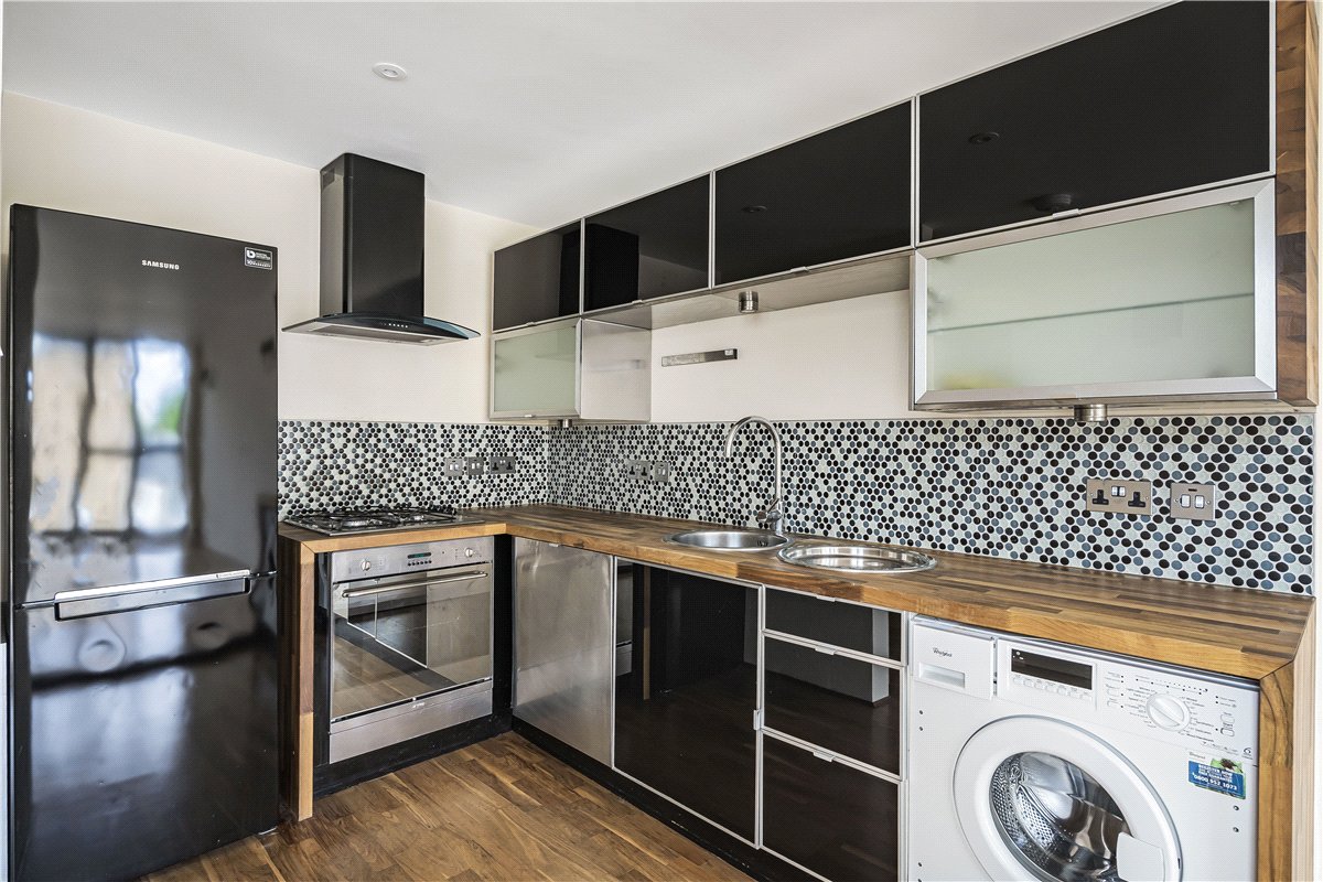2 bedroom flat, Parkway, London NW1 - Available